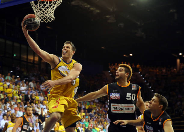 乙赛场的高 乙赛场的高